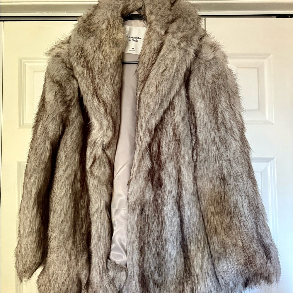 Abercrombie & Fitch Women's Teddy Jacket in Brown